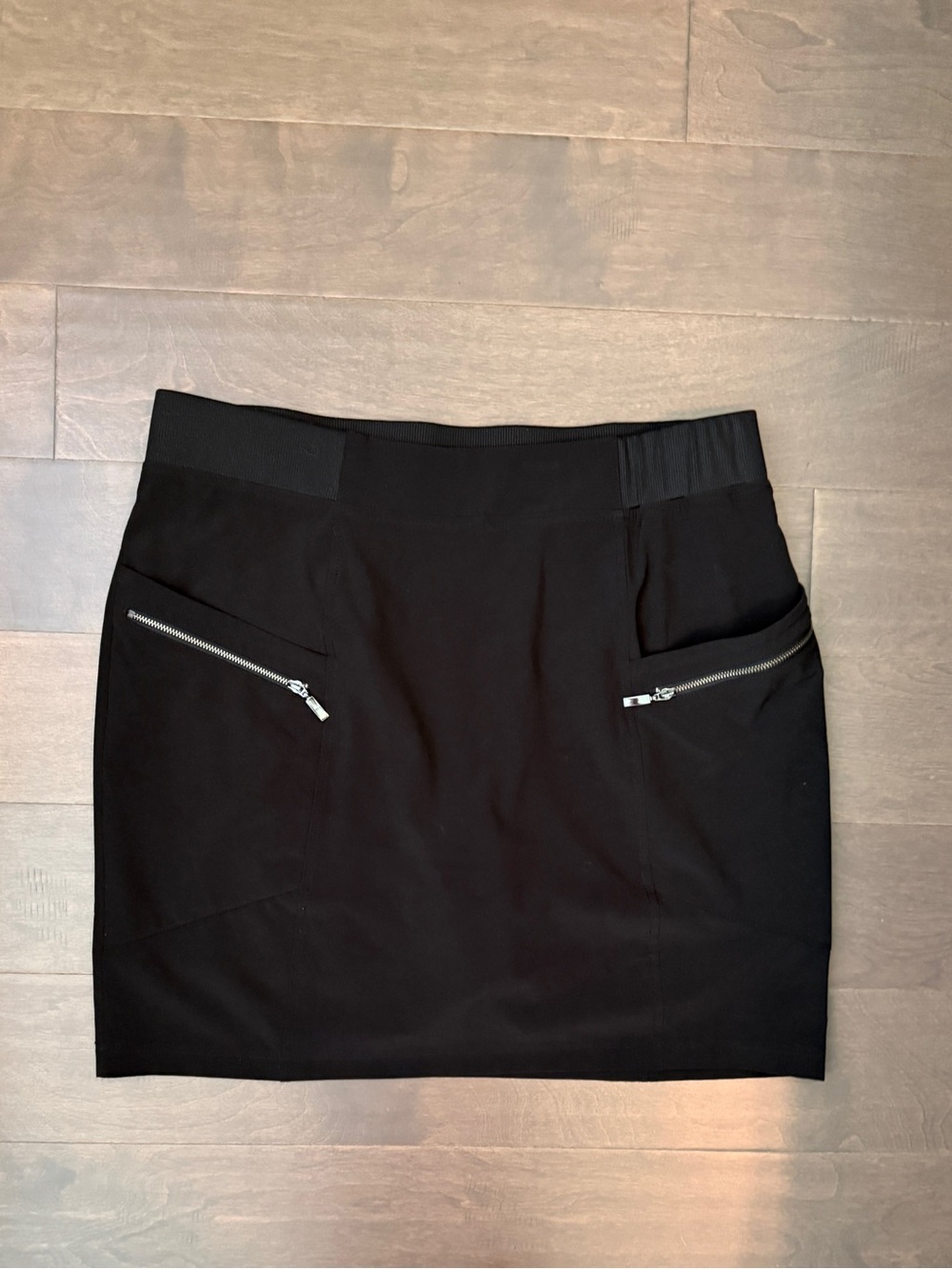 Chico's Zenergy Black Zip-Pocket Skort Excellent Size 12 Chicos 2.